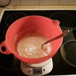Brötchen und Croissants aus Vollkornmehl: Hefeteig herstellen
